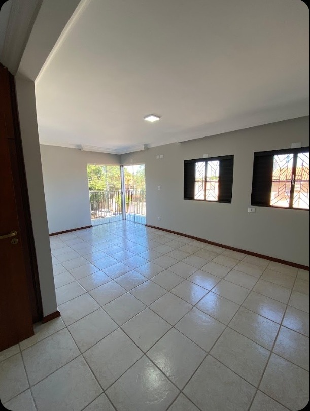 Sala com saída para sacada