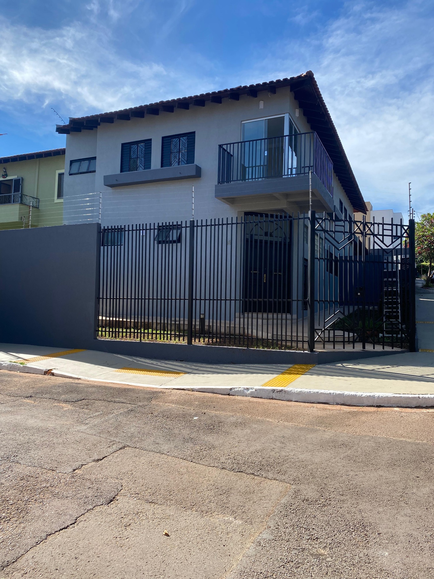 Fachada do sobrado Vila Rosa Pires